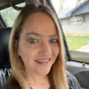 Meet your Posher, Lorisa